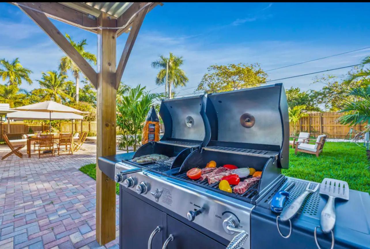Coastal Paradise 7 Min To Beach With Game Room Mini Golf And Heated Pool هوليوود المظهر الخارجي الصورة