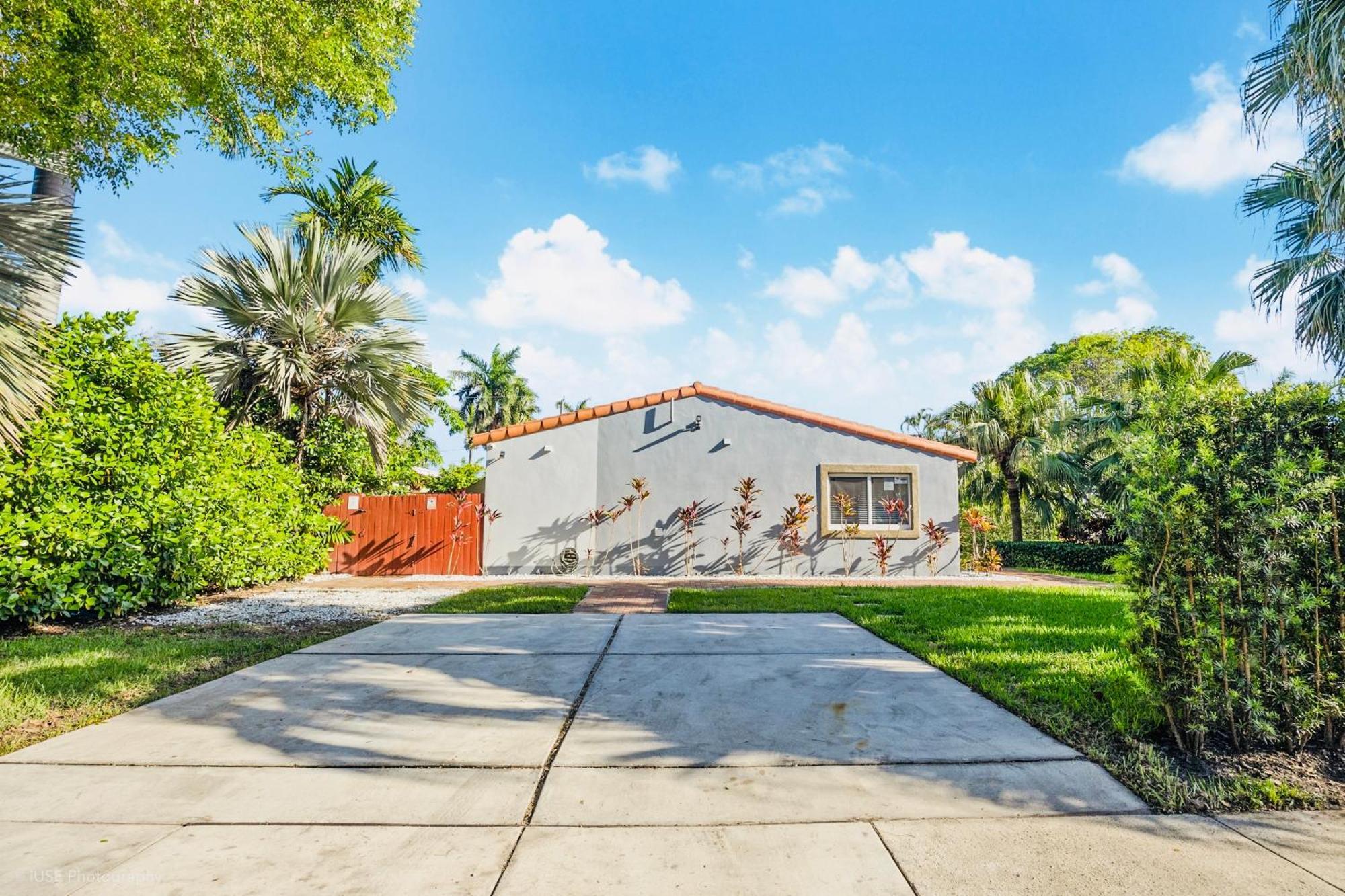 Coastal Paradise 7 Min To Beach With Game Room Mini Golf And Heated Pool هوليوود المظهر الخارجي الصورة