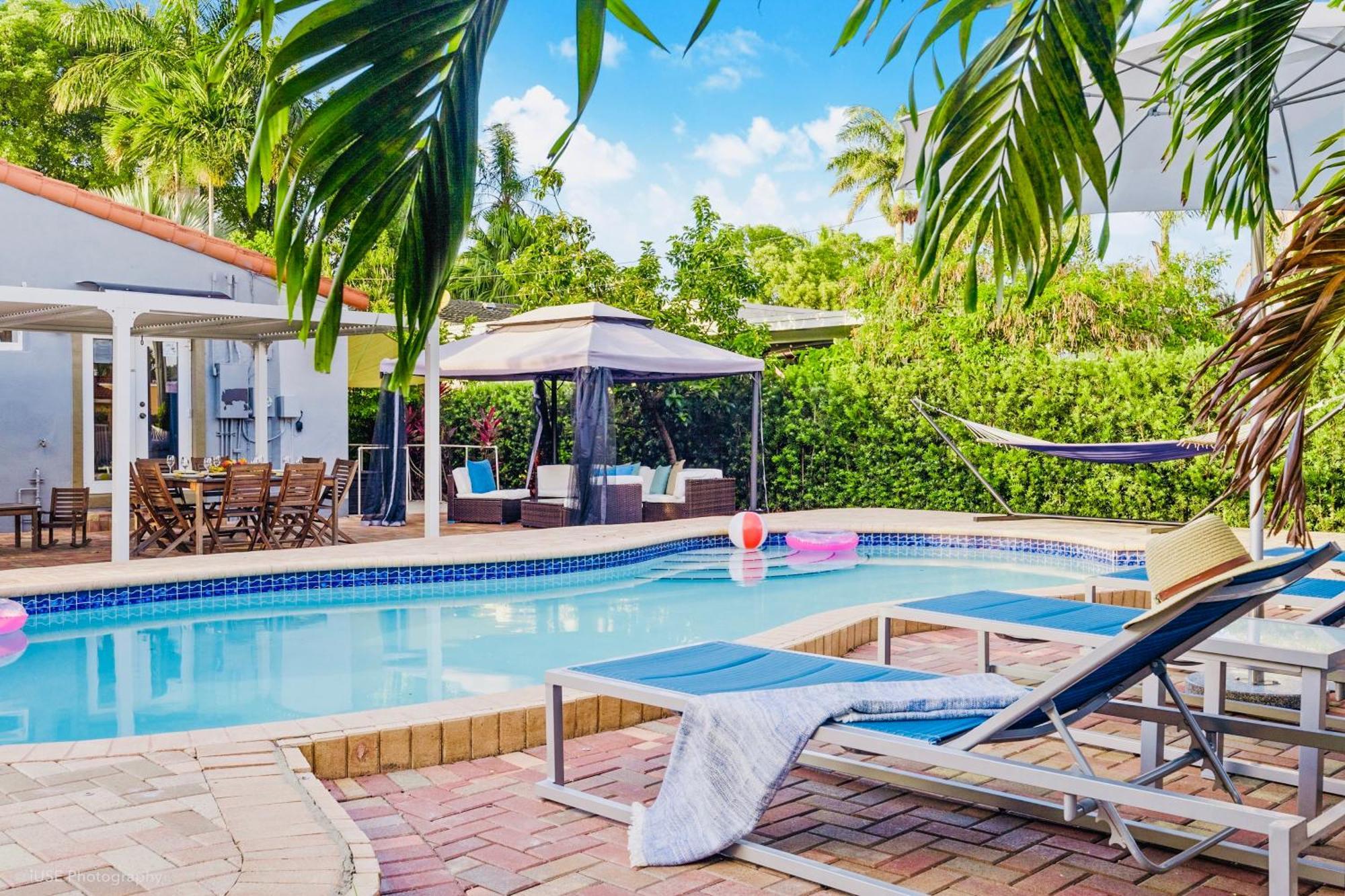 Coastal Paradise 7 Min To Beach With Game Room Mini Golf And Heated Pool هوليوود المظهر الخارجي الصورة